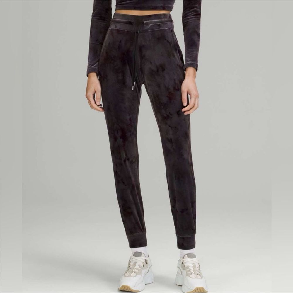 Lululemon Ready To Crush High-Rise Velour Jogger Full Length Interstellar Size 6